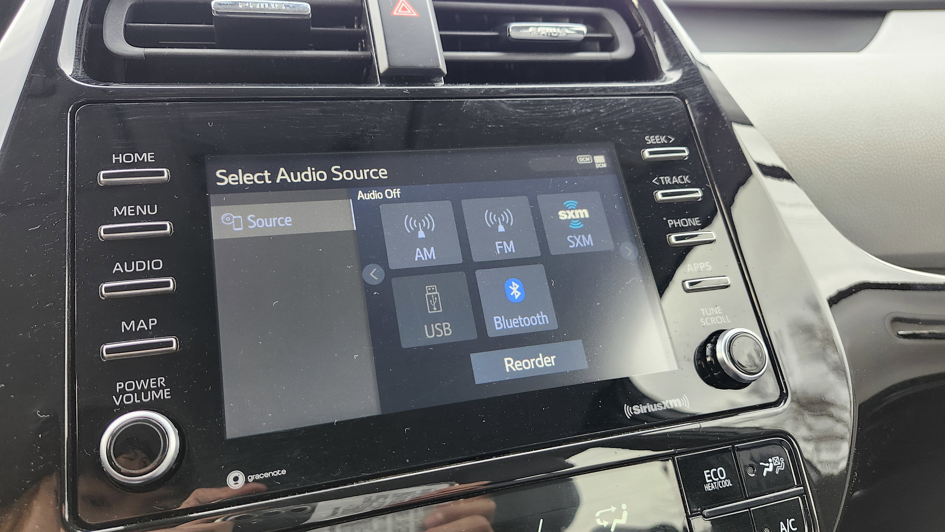 Used 2022 Toyota Prius LE image 4