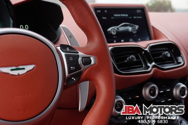 Used 2021 Aston Martin V8 Vantage Coupe image 30