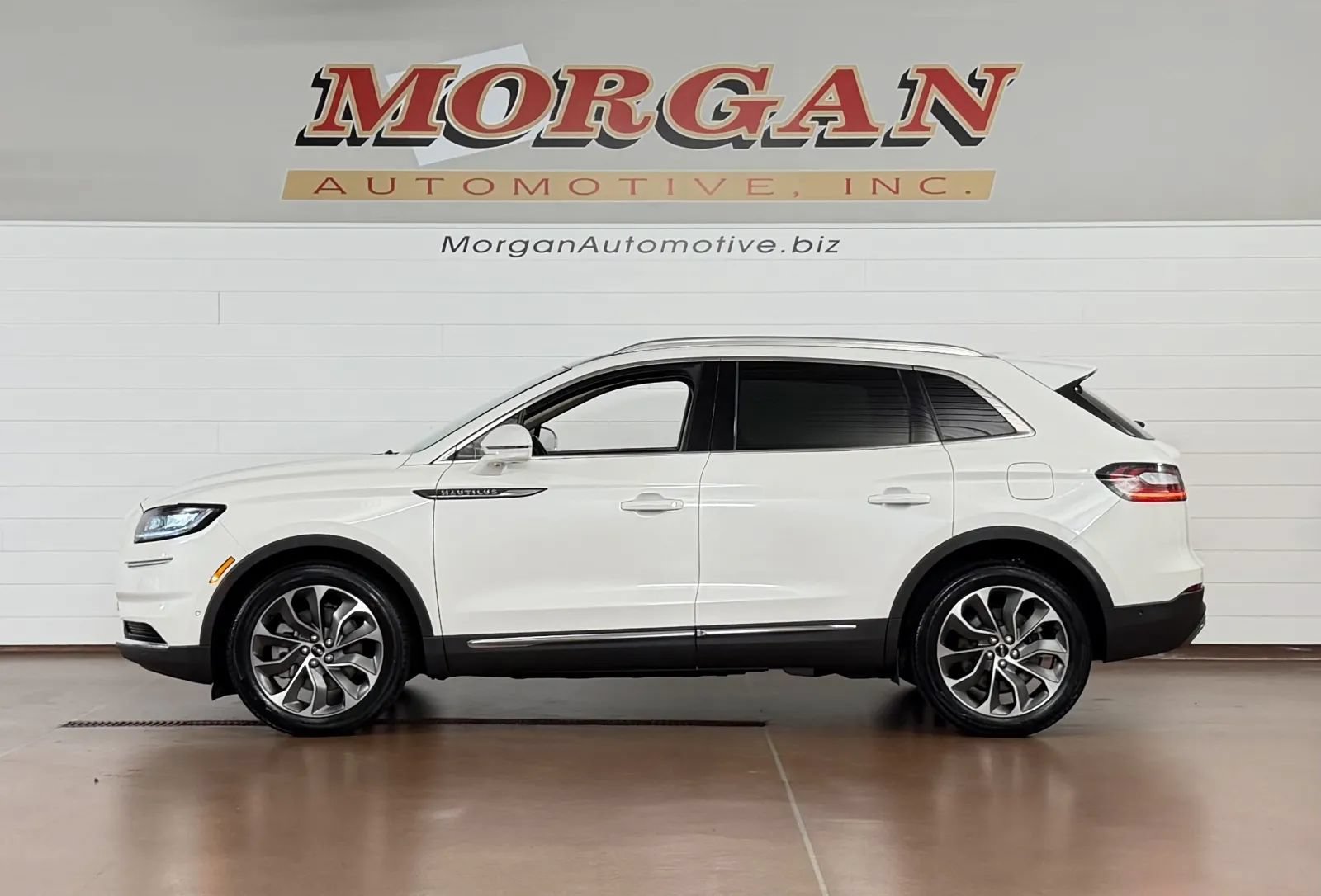 Used 2022 Lincoln Nautilus Reserve w/ Equipment Group 201A AWD/4WD image 6