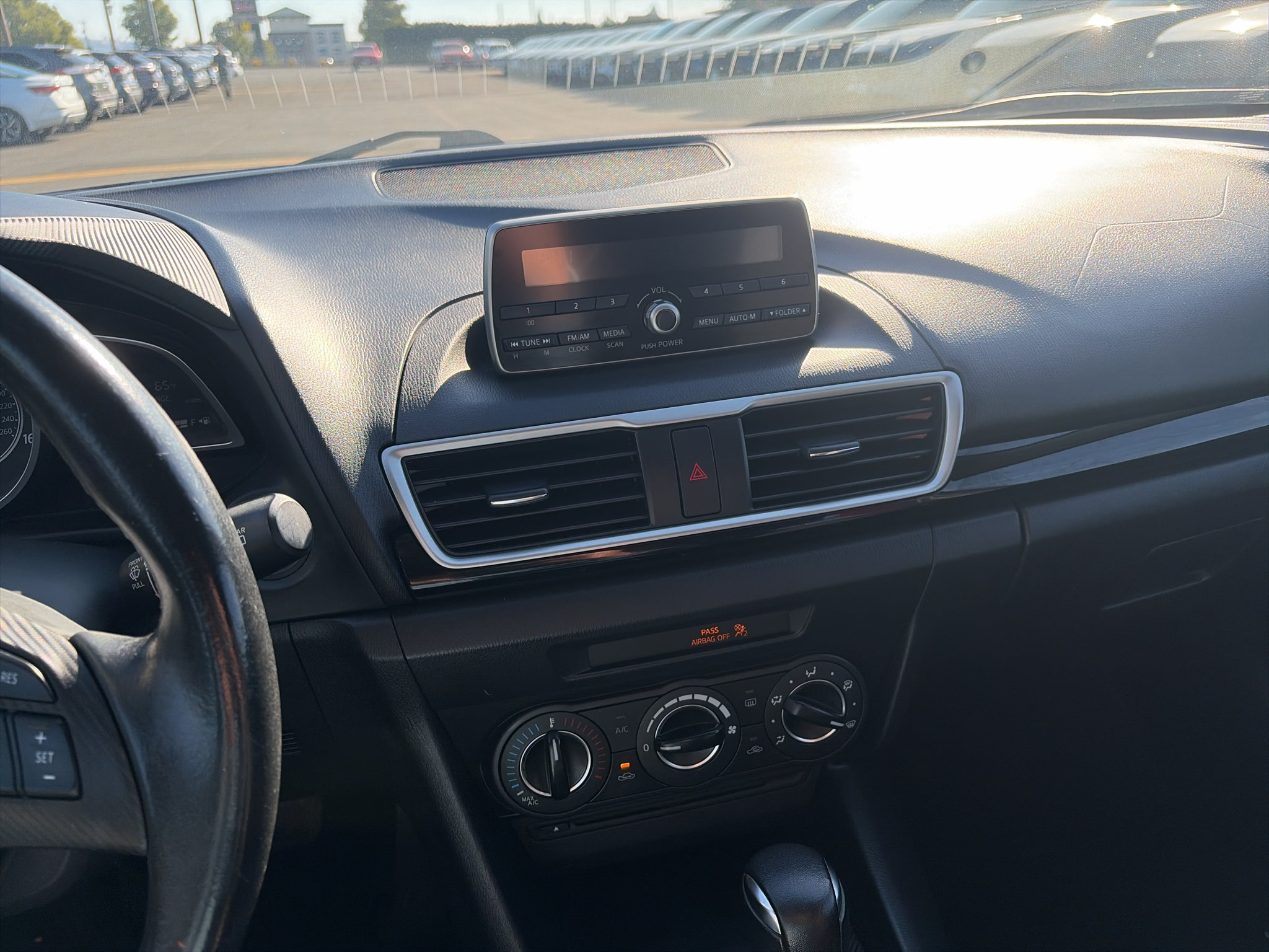 Used 2014 MAZDA MAZDA3 i Touring FWD image 25