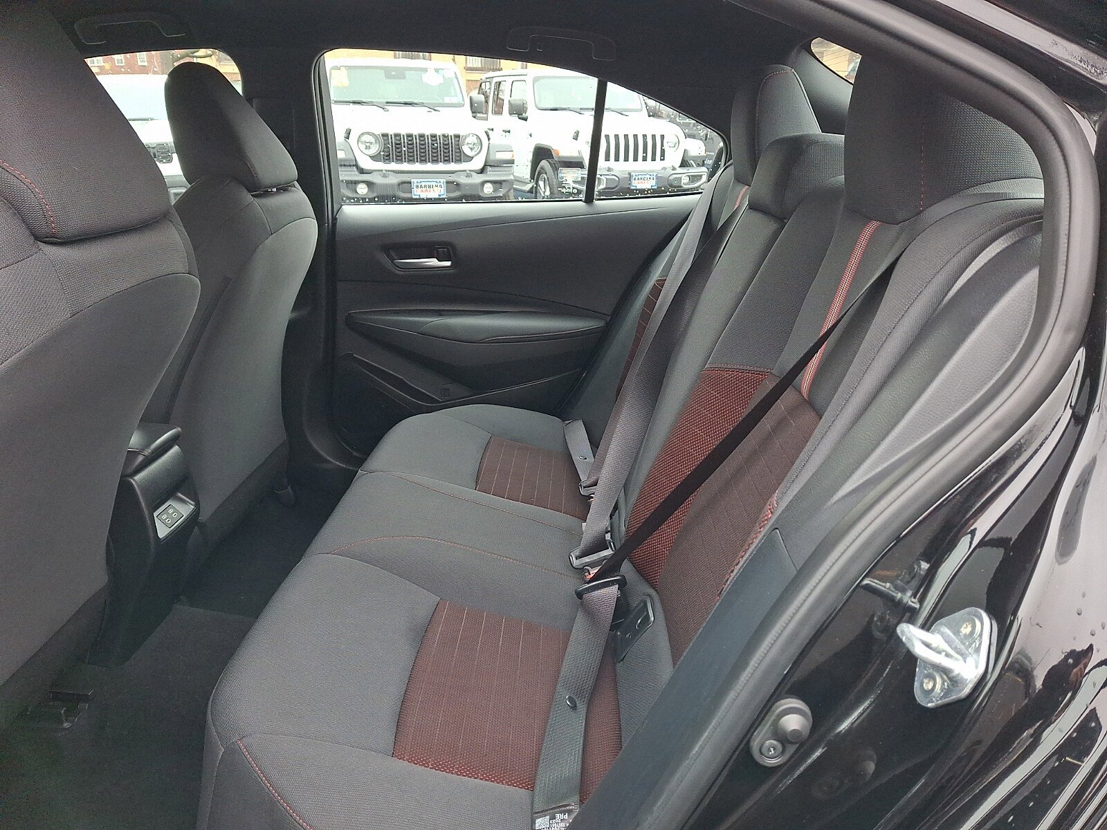 Used 2024 Toyota Corolla SE w/ SE Convenience Package FWD image 10