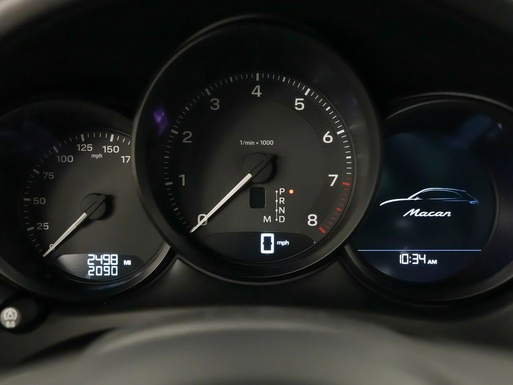 Used 2025 Porsche Macan image 22