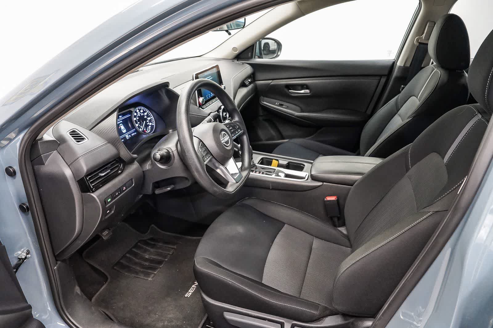 Used 2025 Nissan Sentra SV FWD image 17