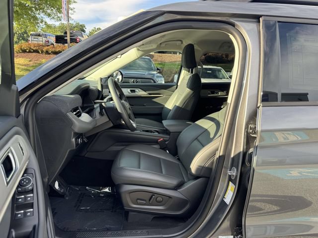 Used 2026 Ford Explorer Active w/ Active Comfort Package AWD/4WD image 17