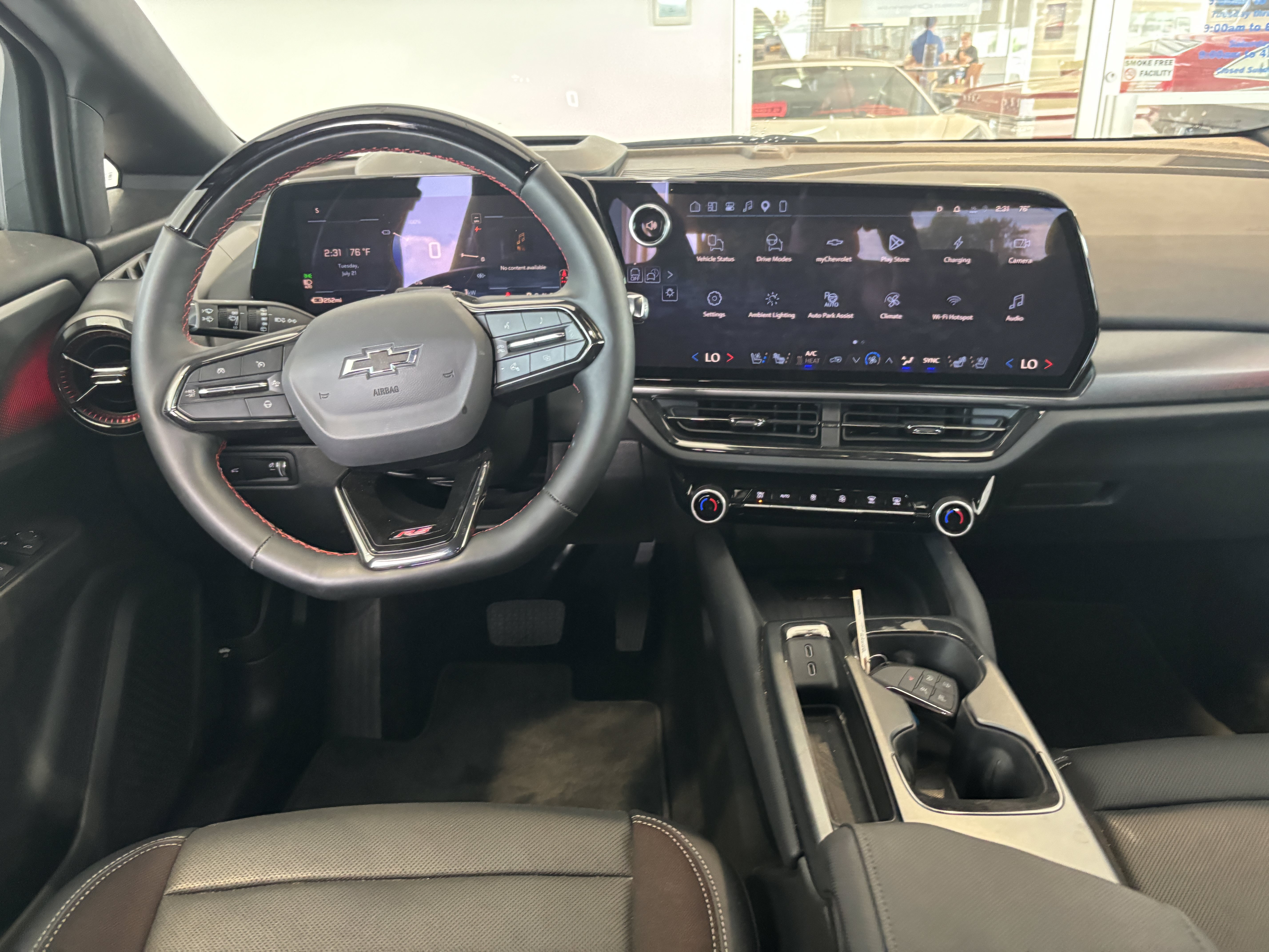Used 2025 Chevrolet Equinox EV RS w/ Active Safety Package 3 FWD image 3