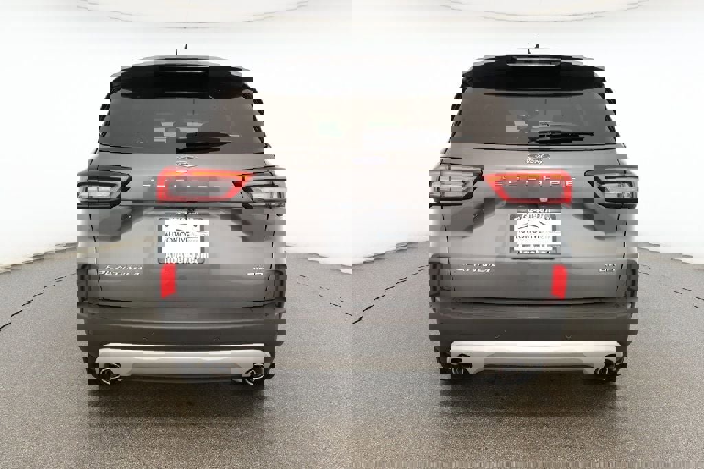 Used 2024 Ford Escape Platinum image 5