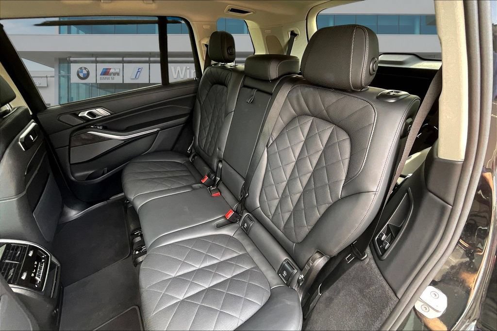 Used 2025 BMW X7 xDrive40i AWD/4WD image 22