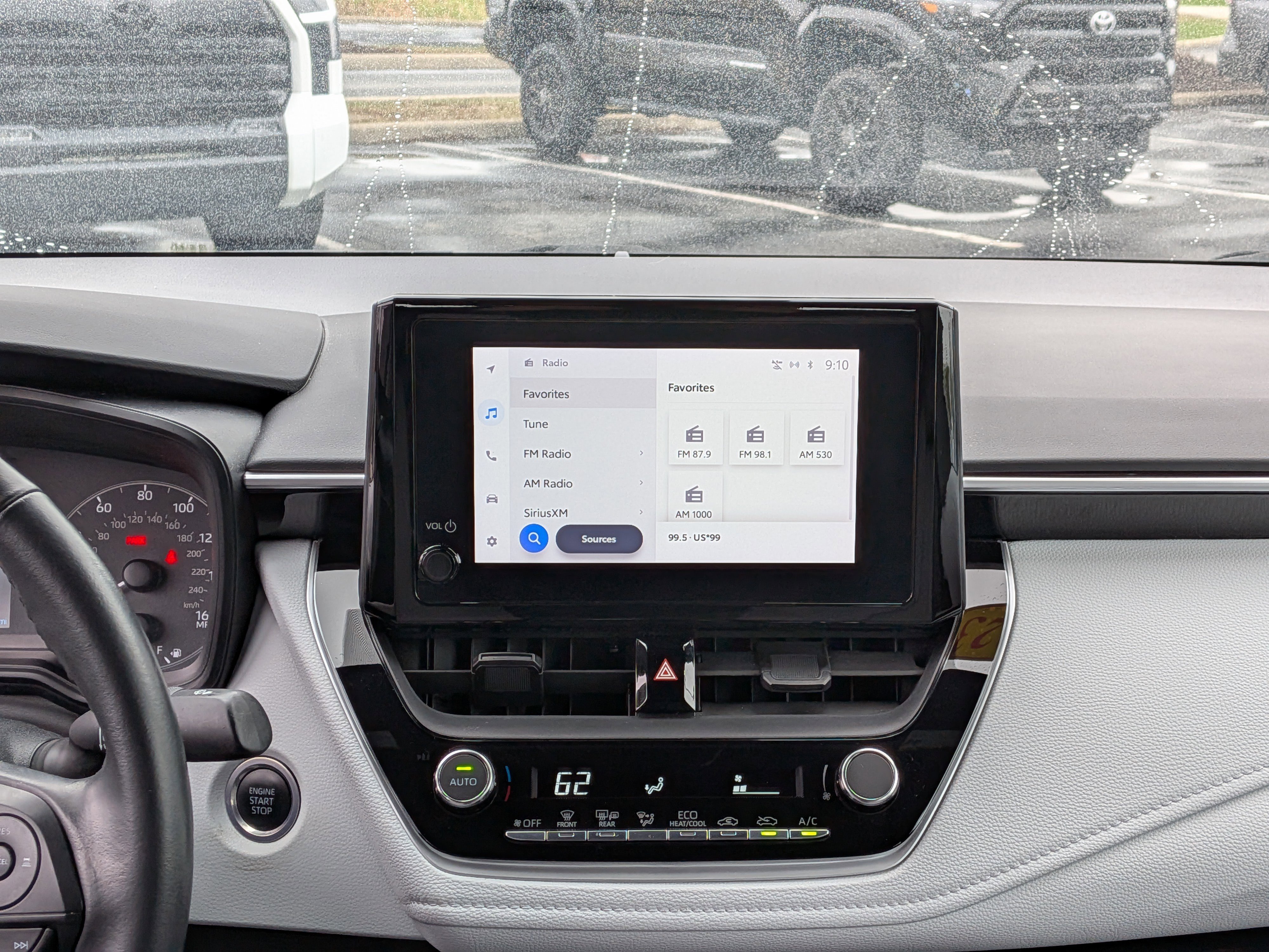 Used 2023 Toyota Corolla SE image 28