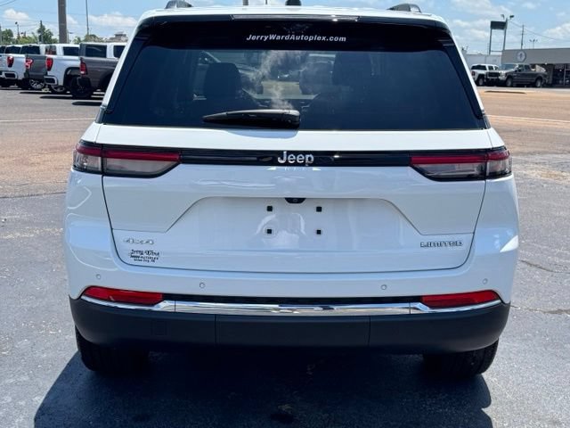 Used 2023 Jeep Grand Cherokee Limited w/ Luxury Tech Group II AWD/4WD image 4