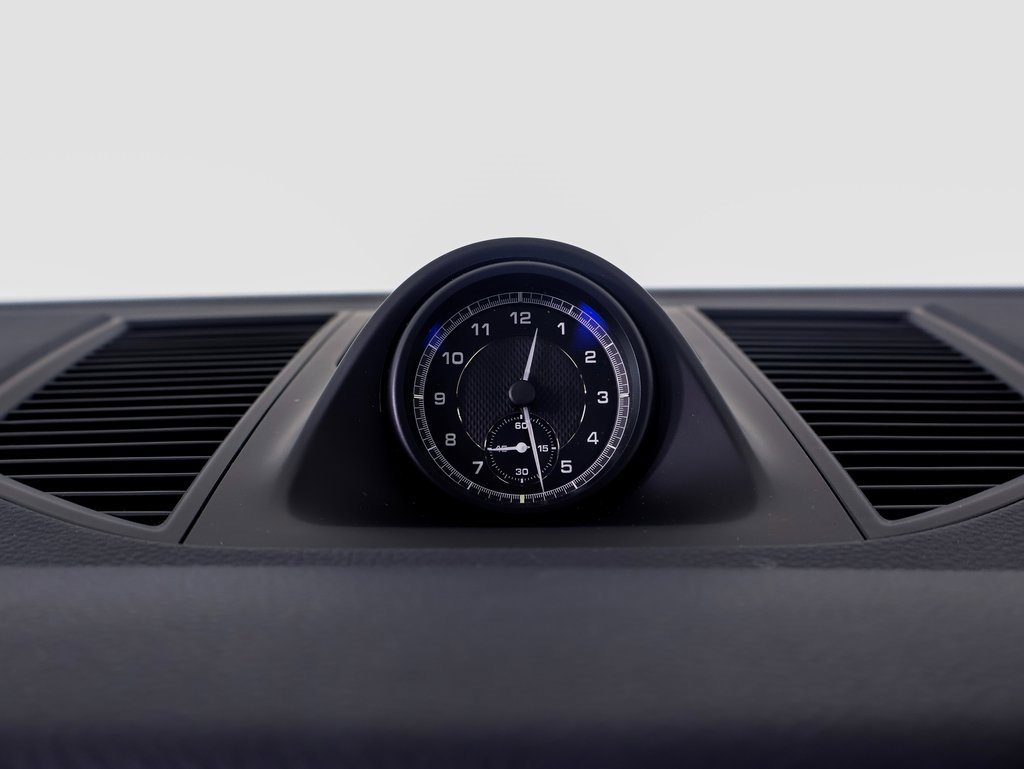 Used 2025 Porsche Macan image 15