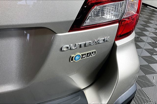 Used 2018 Subaru Outback 2.5i Limited AWD/4WD image 22