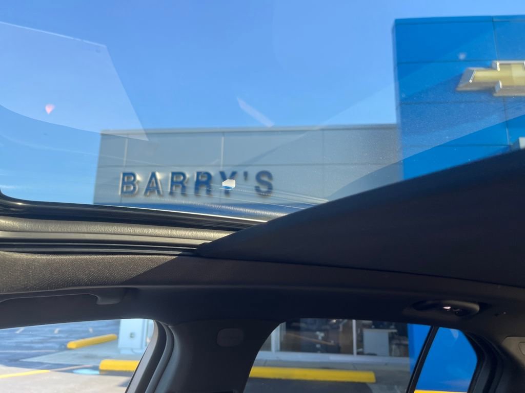 Used 2025 Cadillac XT4 Premium Luxury w/ Technology Package image 18