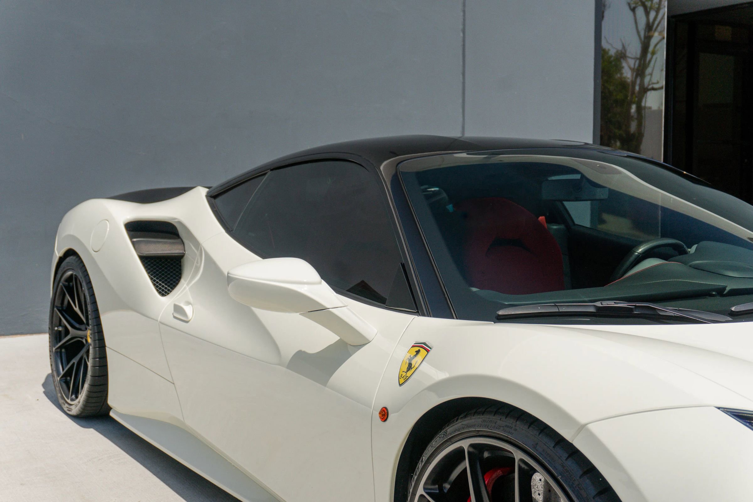 Used 2018 Ferrari 488 GTB RWD image 29