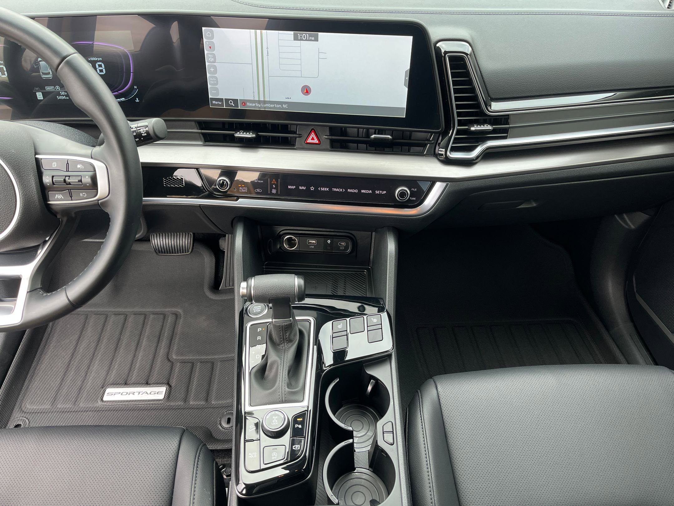 Used 2025 Kia Sportage EX image 28