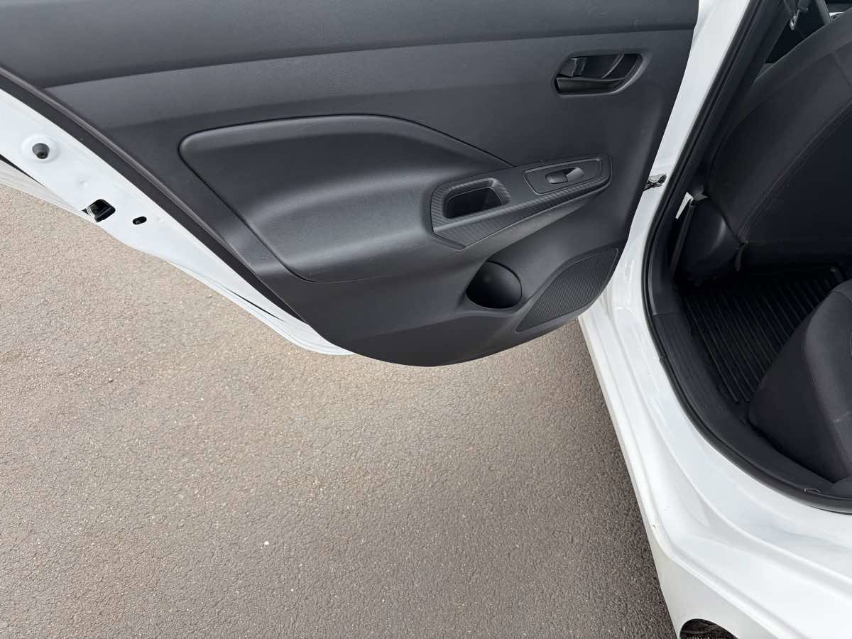 Used 2022 Nissan Versa S image 15