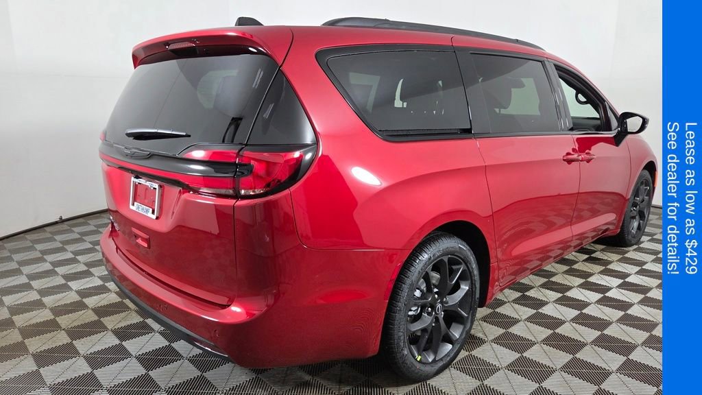 New 2026 Chrysler Pacifica Select image 7