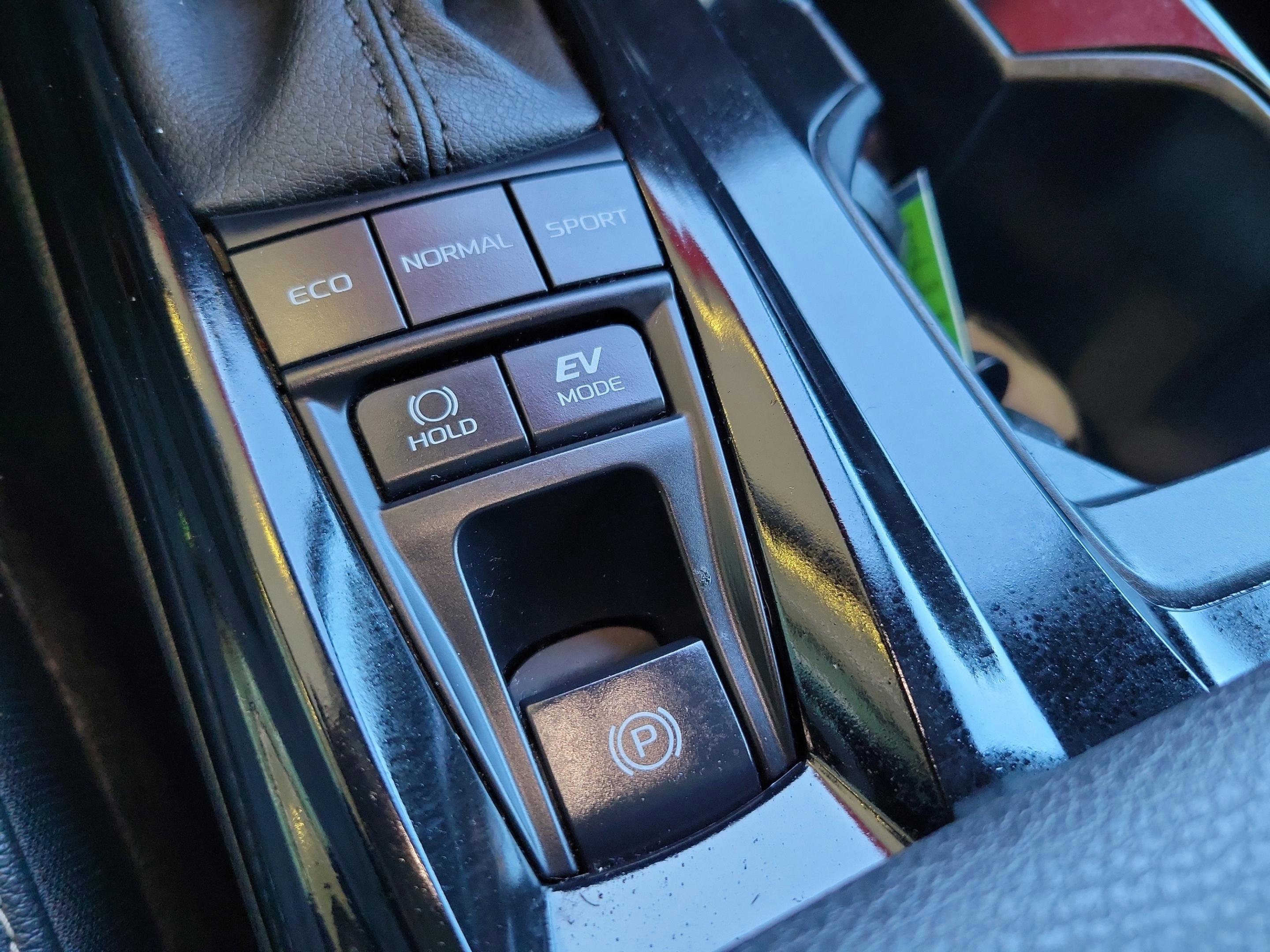 Used 2025 Toyota Camry SE image 10