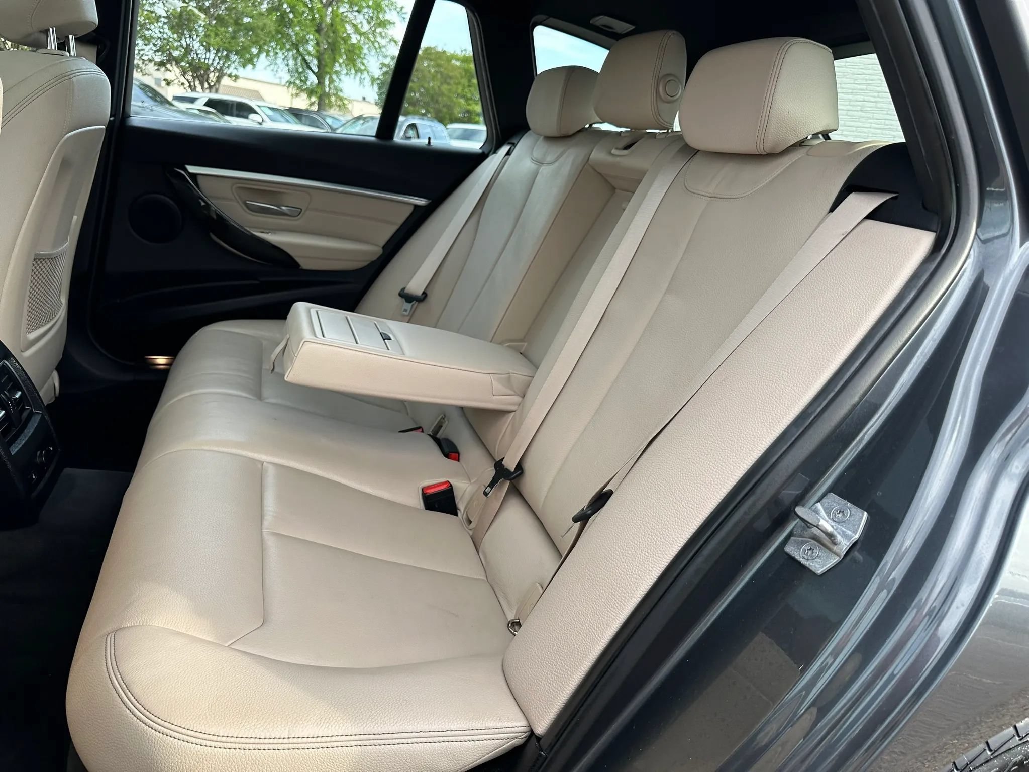 Used 2017 BMW 330i xDrive Wagon AWD/4WD image 18