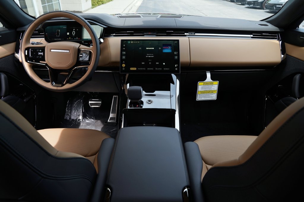 New 2026 Land Rover Range Rover Sport Dynamic SE AWD/4WD image 9