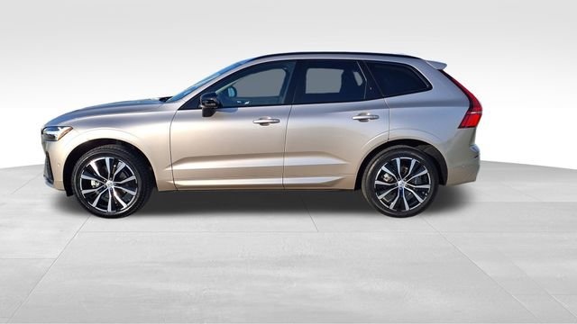 Used 2024 Volvo XC60 B5 Plus image 4