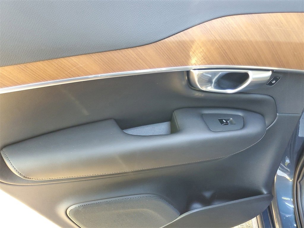 Certified 2023 Volvo XC90 B5 Plus w/ Protection Package Premier image 12