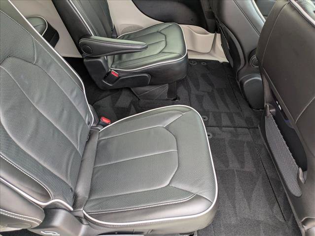 Used 2024 Chrysler Pacifica Limited FWD image 20
