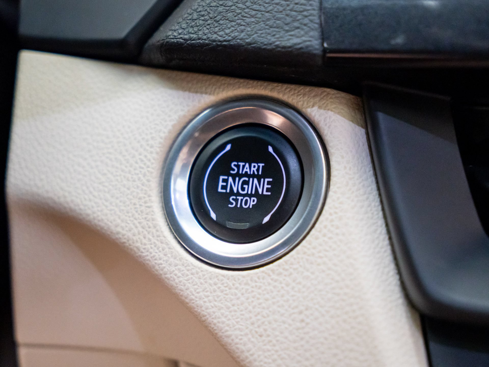 Certified 2022 Cadillac CT4 Premium Luxury AWD/4WD image 23