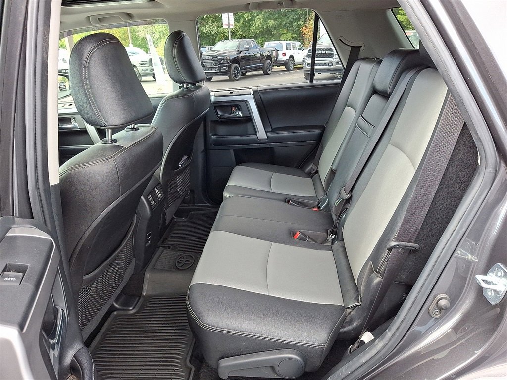 Used 2018 Toyota 4Runner TRD Off-Road image 8