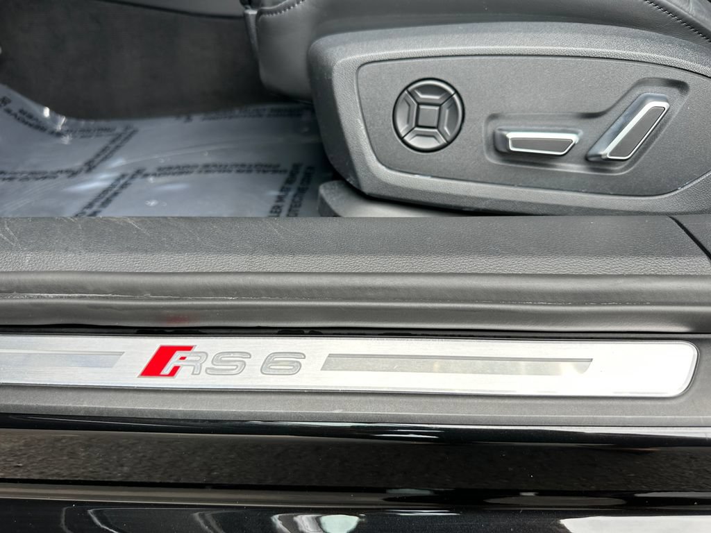 Certified 2025 Audi RS 6 performance w/ Black Optic Package AWD/4WD image 19