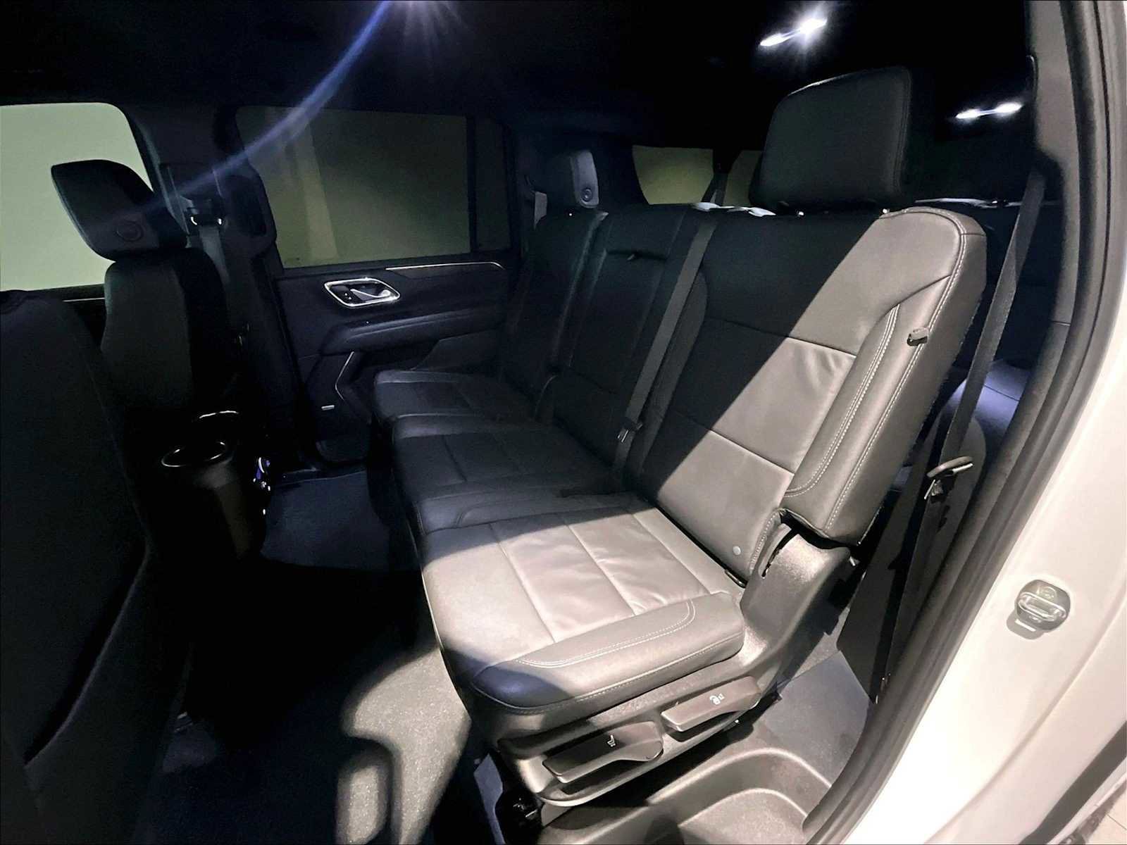 Used 2024 Chevrolet Suburban Z71 image 31