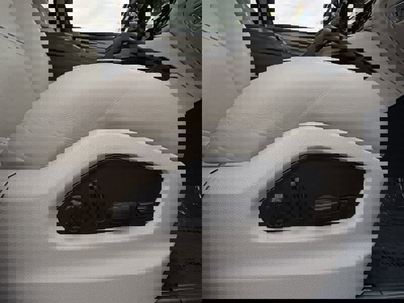 Used 2023 Porsche Cayenne S Platinum w/ Premium Package Plus image 48