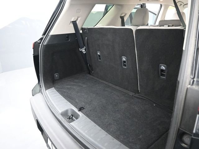 Used 2025 Nissan Pathfinder SV image 19