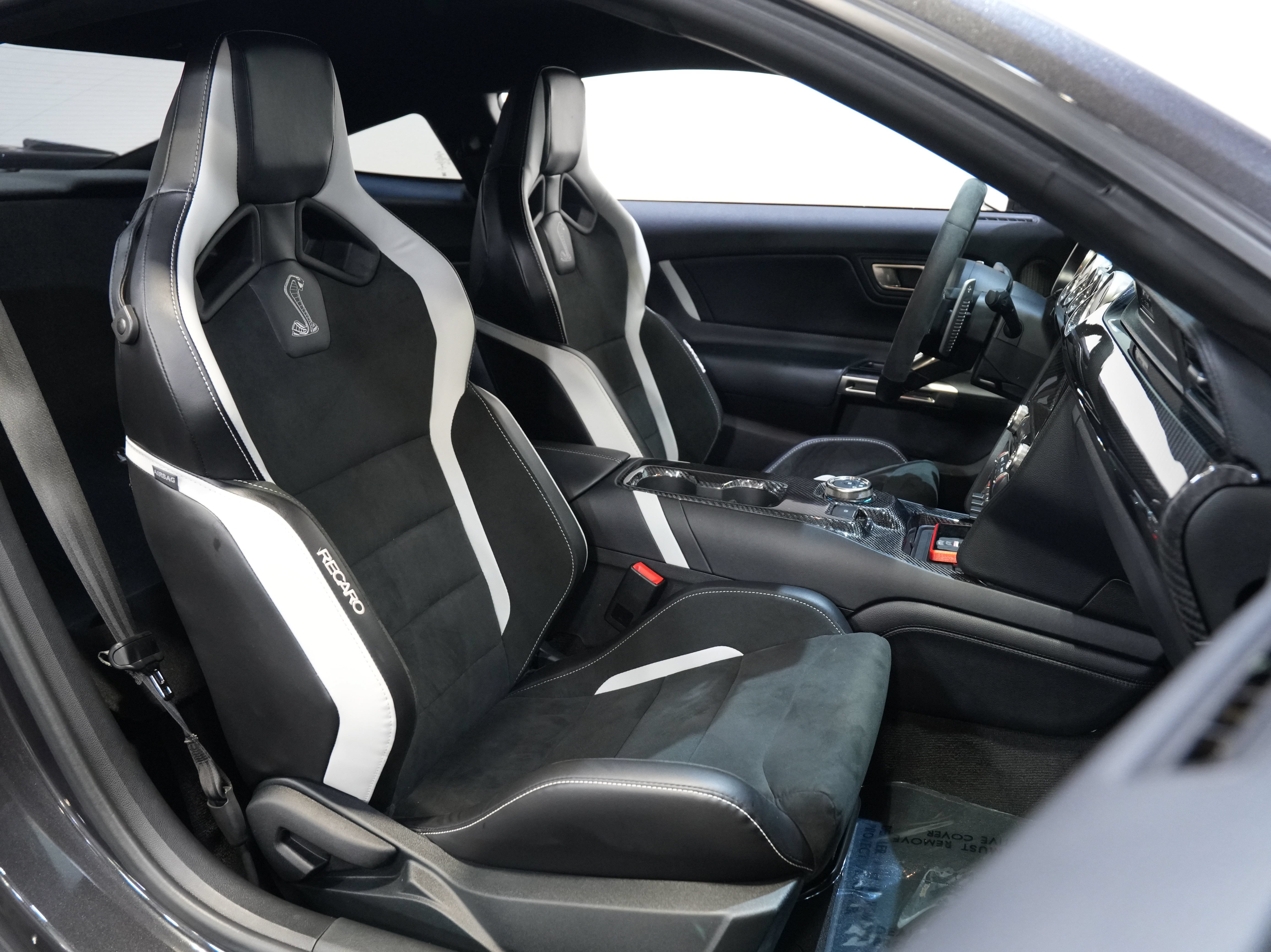 Used 2022 Ford Mustang Shelby GT500 w/ Carbon Fiber Track Pack RWD image 33