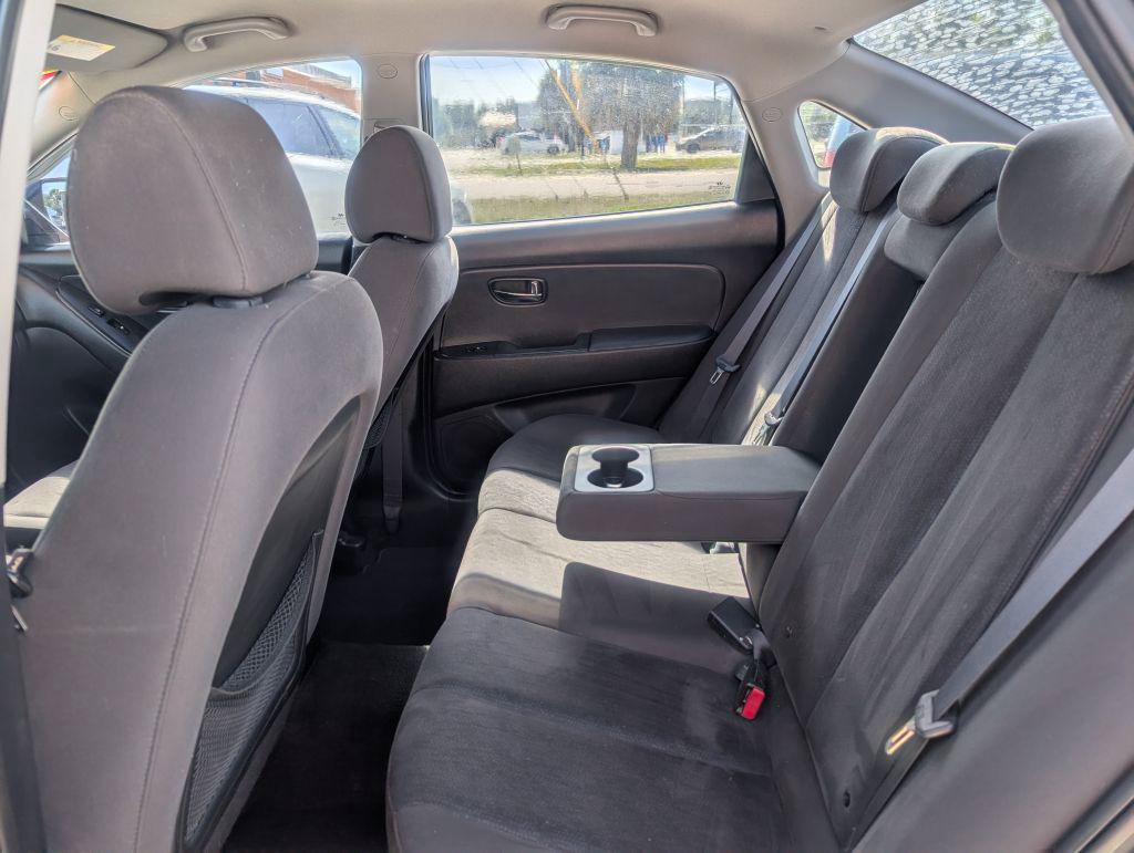 Used 2010 Hyundai Elantra SE FWD image 10