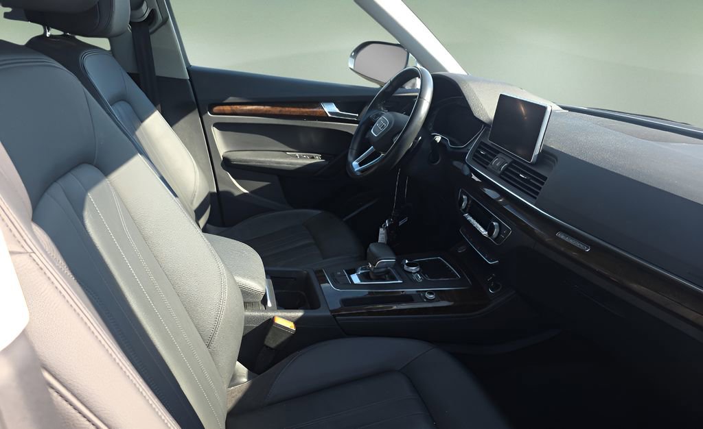 Used 2020 Audi Q5 2.0T Premium Plus w/ Premium Plus Package AWD/4WD image 8