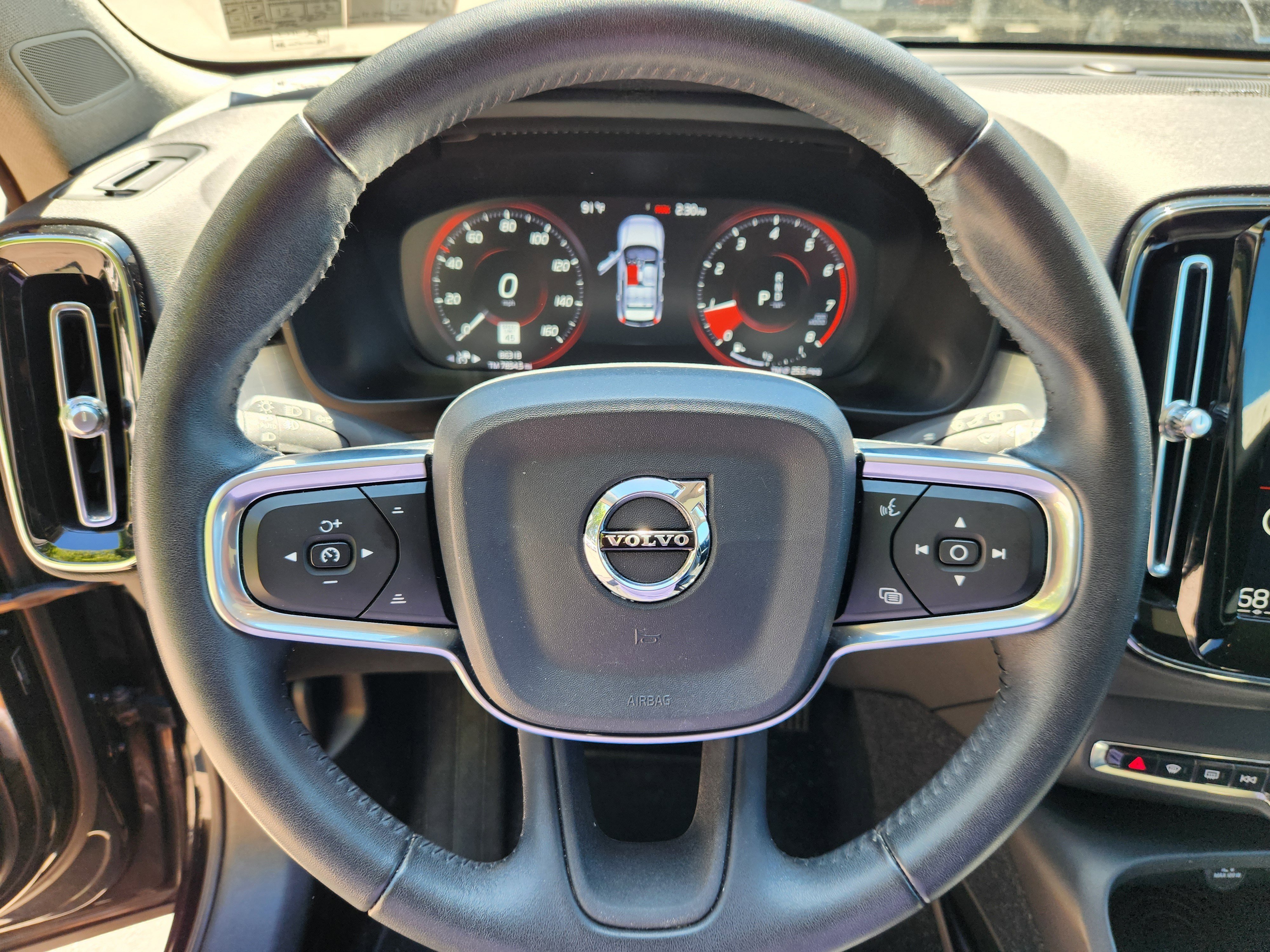 Used 2019 Volvo XC40 T5 Momentum AWD/4WD image 9