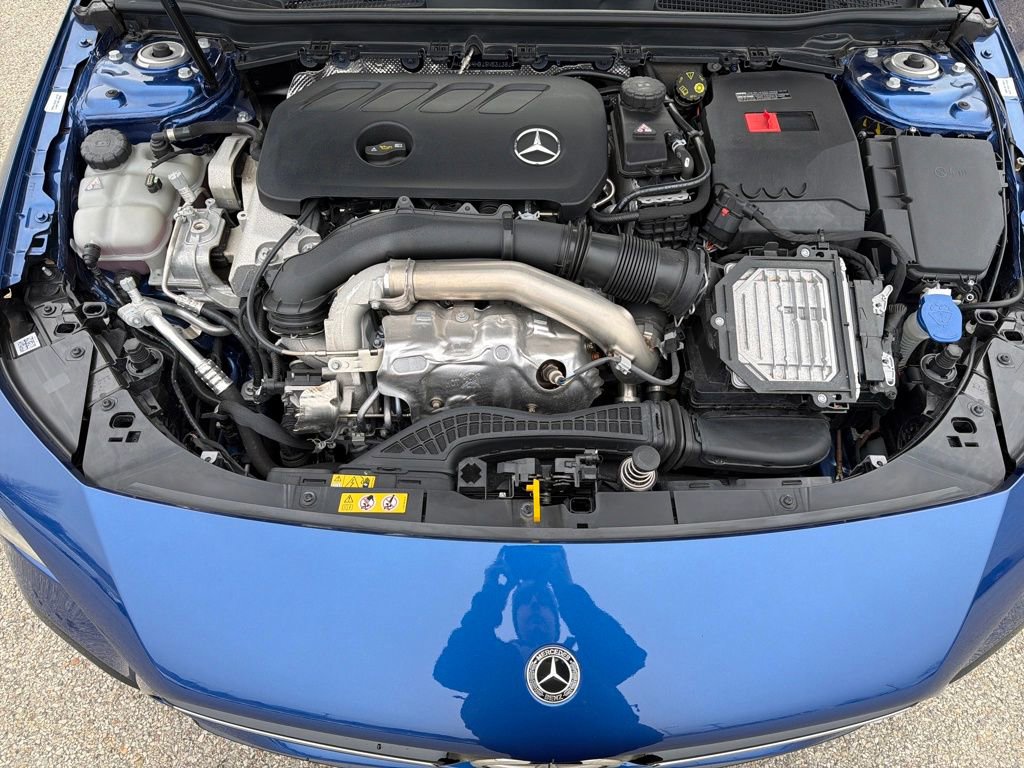 Used 2025 Mercedes-Benz CLA 250 4MATIC image 11