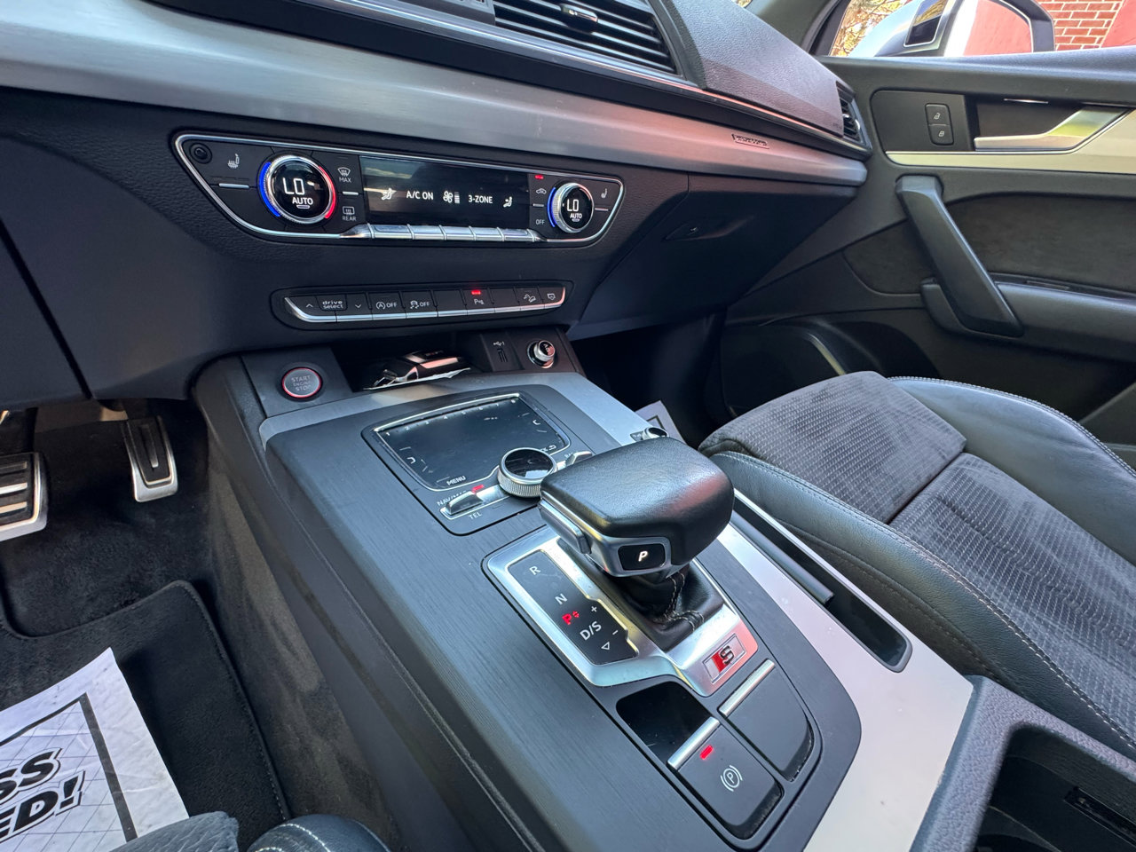 Used 2018 Audi SQ5 Premium Plus w/ Navigation Package image 19