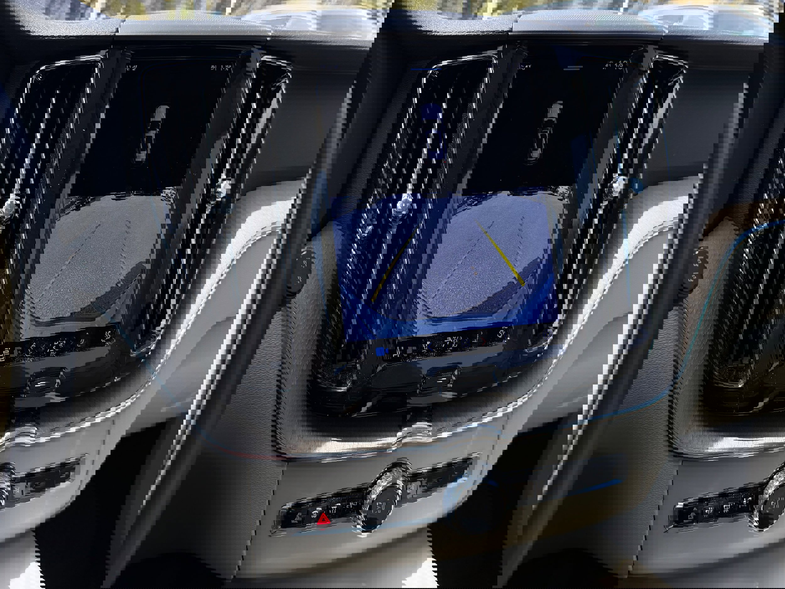 Certified 2023 Volvo XC60 B5 Plus w/ Climate Package image 20