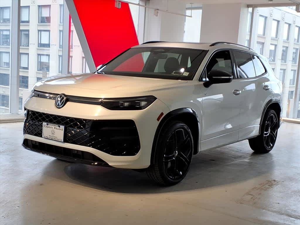 Certified 2025 Volkswagen Tiguan SE R-Line