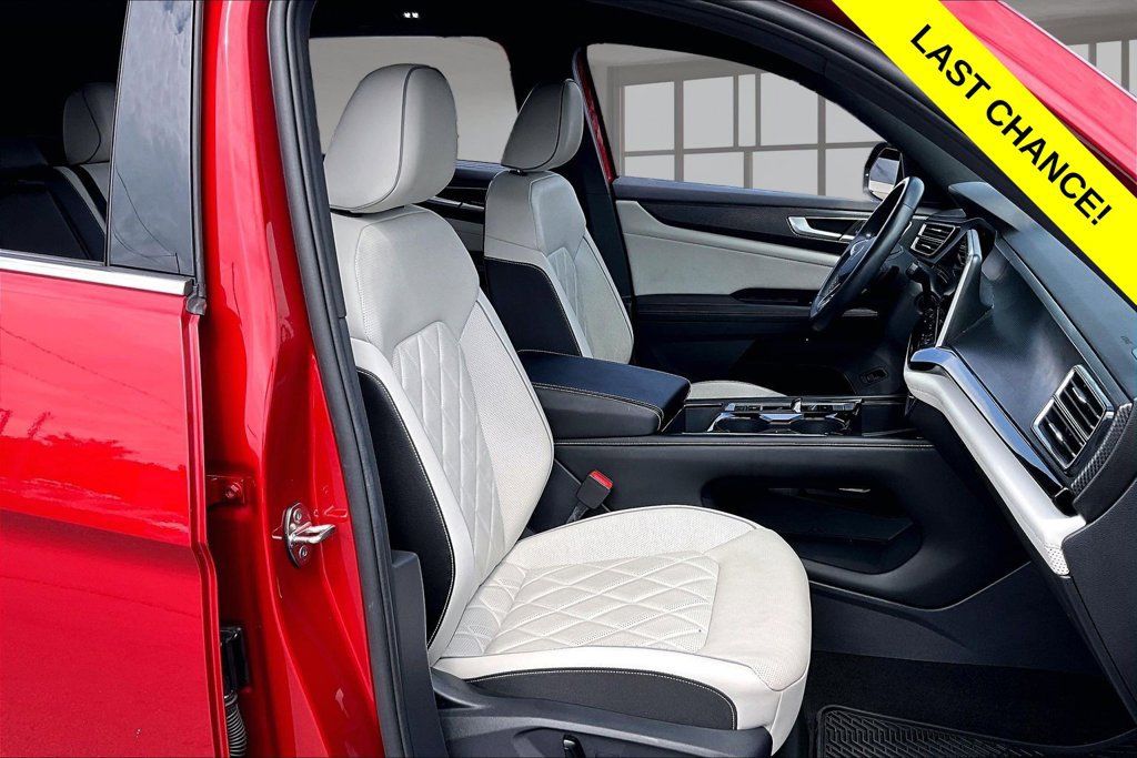 Used 2024 Volkswagen Atlas Cross Sport SEL Premium R-Line AWD/4WD image 7