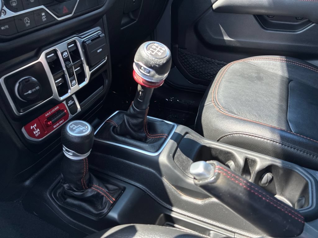 Used 2022 Jeep Gladiator Mojave w/ Cold Weather Group AWD/4WD image 11