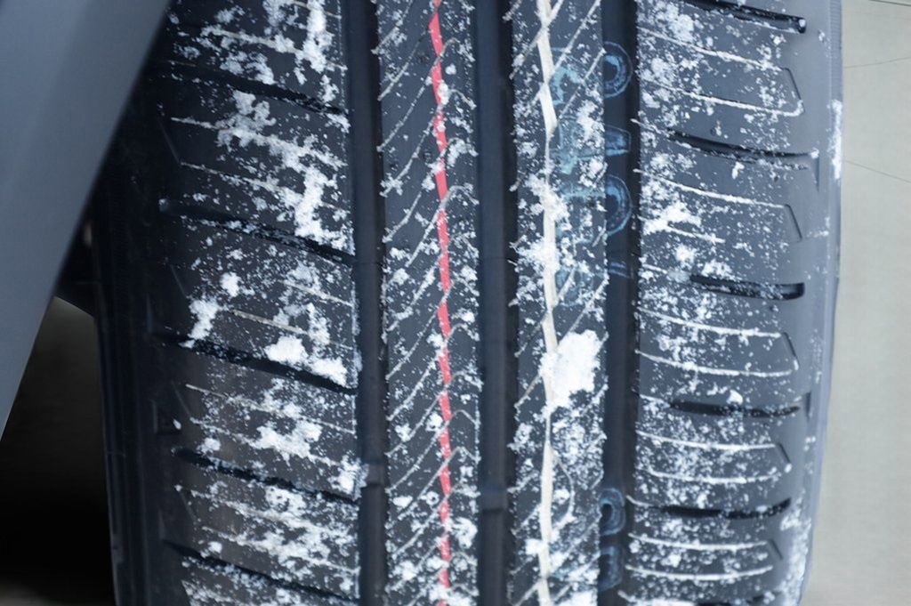 Used 2024 Toyota Prius LE image 5