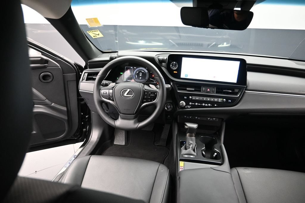 Used 2025 Lexus ES 300h w/ Premium Package FWD image 19