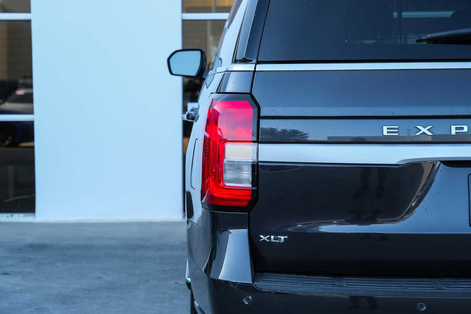 Used 2023 Ford Expedition XLT RWD image 12