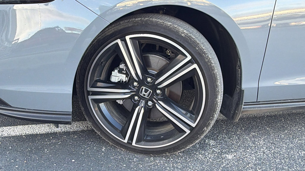 Used 2025 Honda Accord Sport image 4