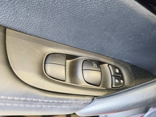 Used 2021 Nissan Rogue Sport SV image 31