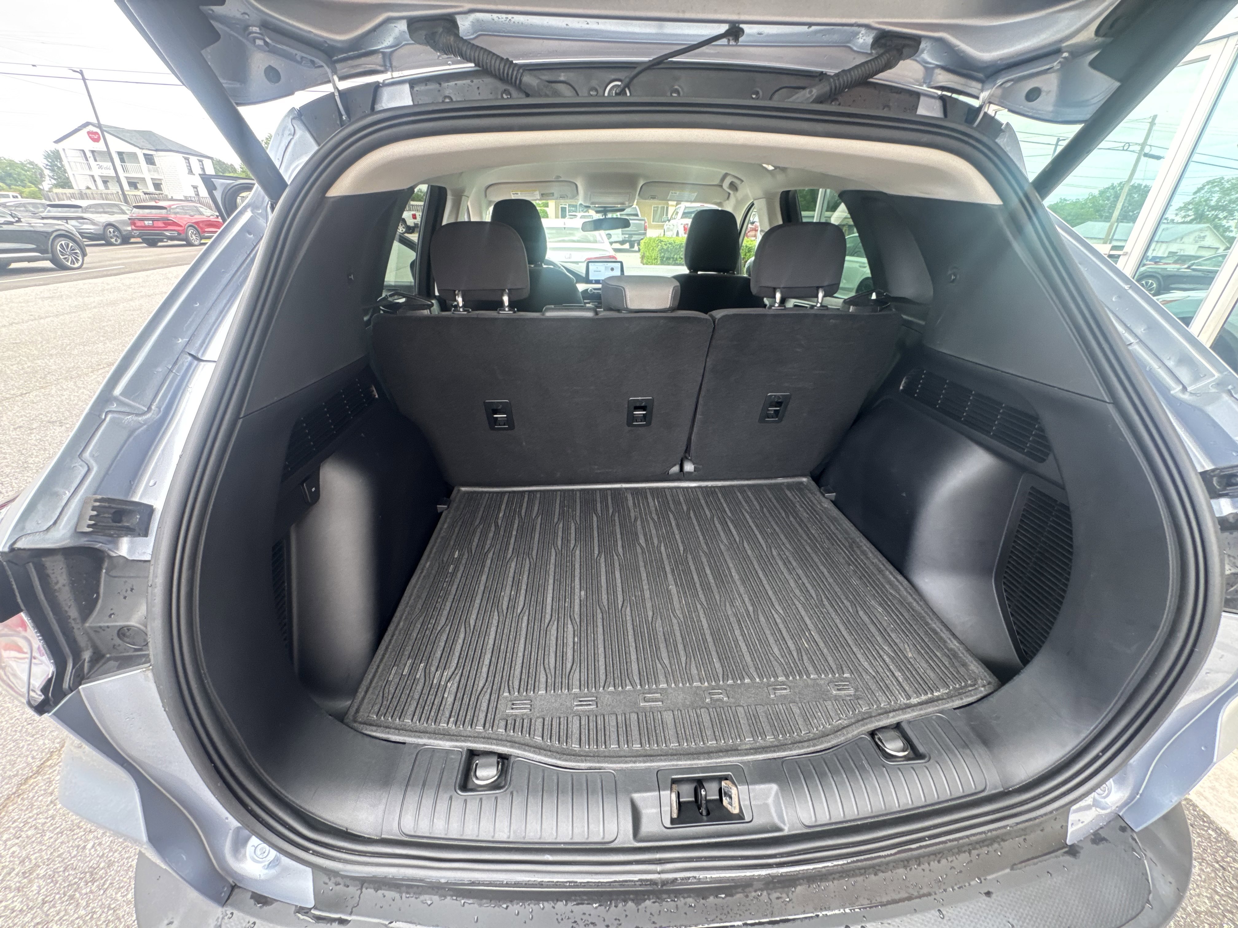Used 2022 Ford Escape SE w/ SE Sport Appearance Package FWD image 12