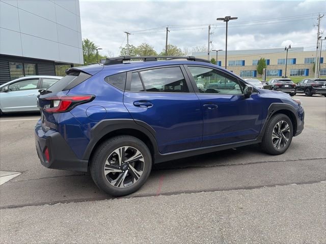 Used 2024 Subaru Crosstrek 2.0i Premium AWD/4WD image 3