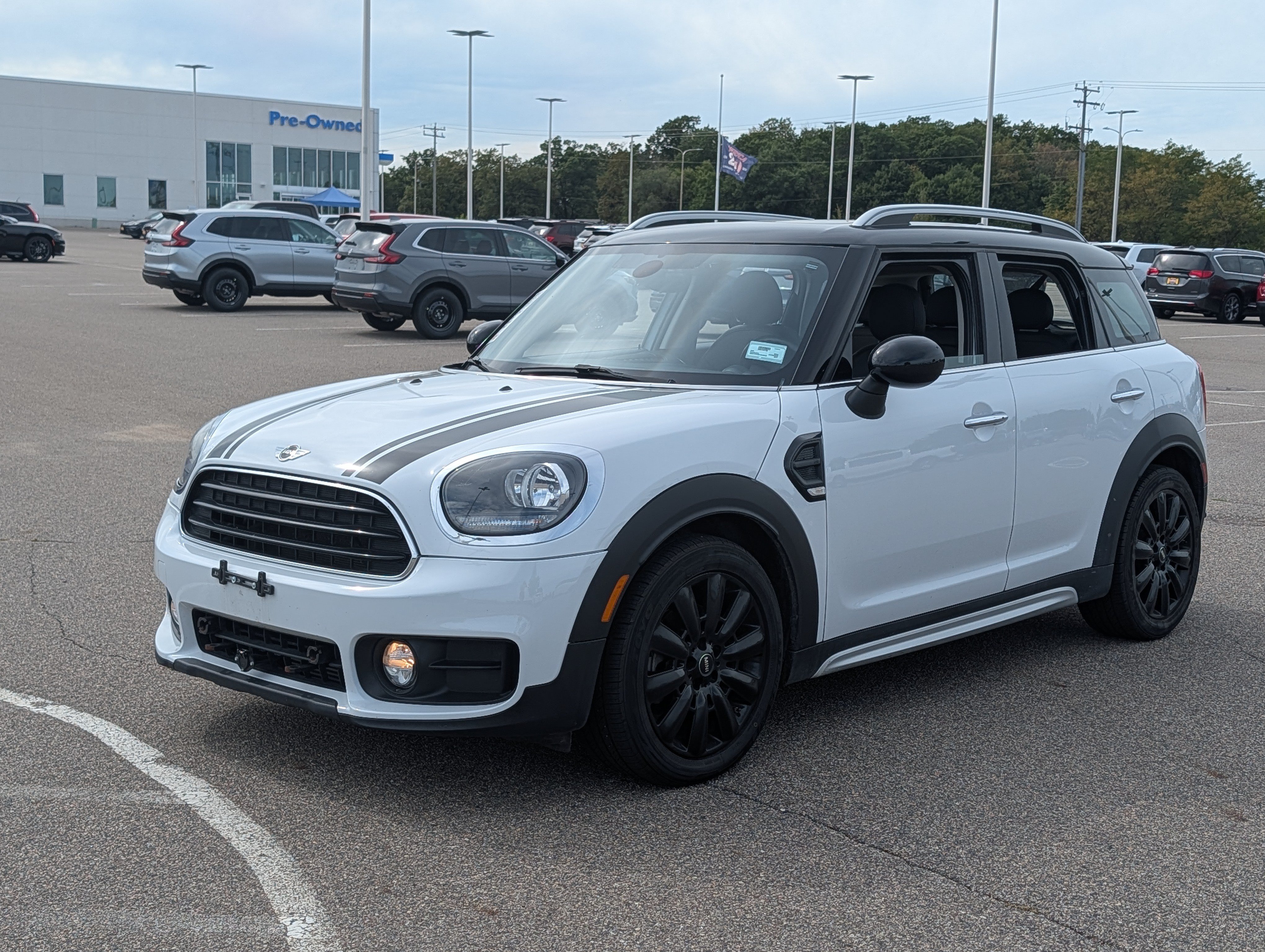 Used 2017 MINI Cooper Countryman FWD image 2